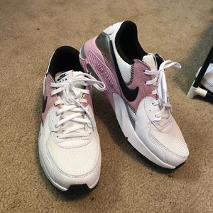 🔥WOMENS NIKE AIR MAX EXCEE🔥